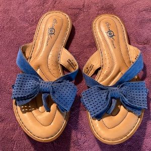 Born Crown super cute leather flip flops size 7